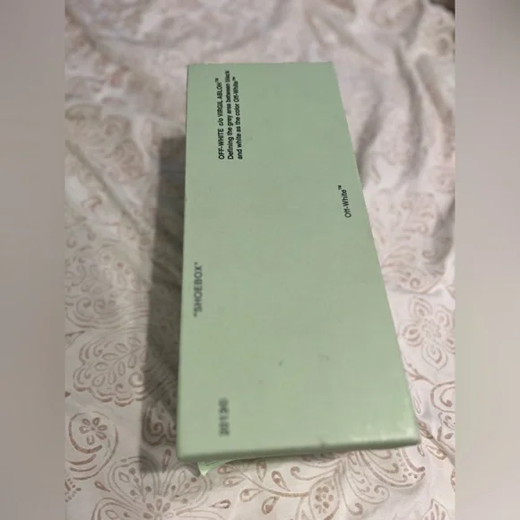 Off-White Woman’s Fuchsia Flip Flops - Picture 6 of 7